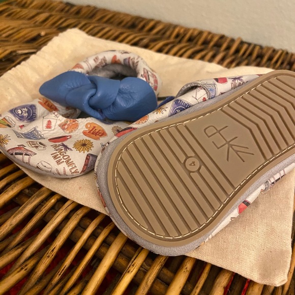 Gilmore Girls Freshly Picked Moccasins Size 4 - Picture 3 of 3